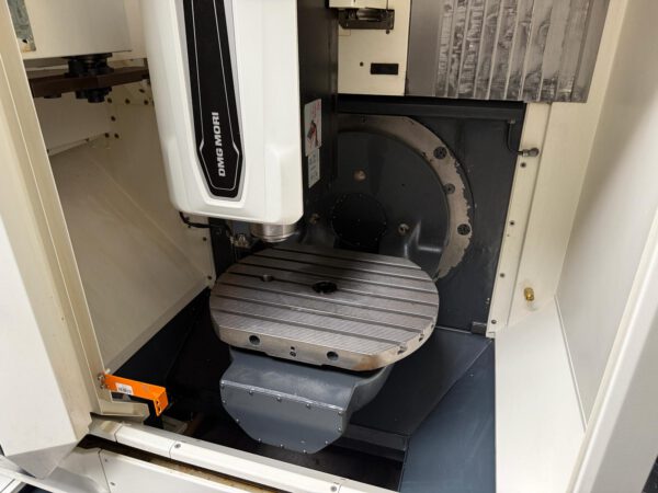 3 DMG MORI CMX 50 U
