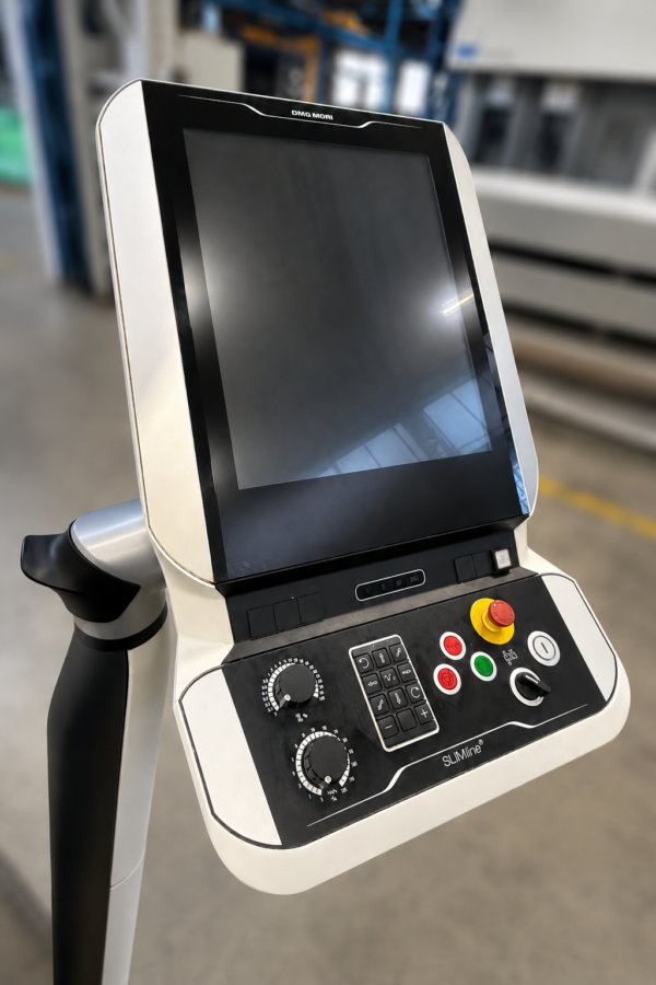 2 DMG MORI CMX 70 U